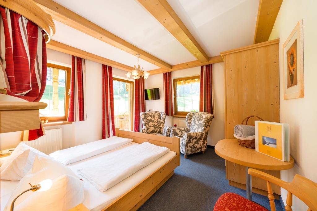 Hotel Landhaus Marchfeld Oberau Extérieur photo